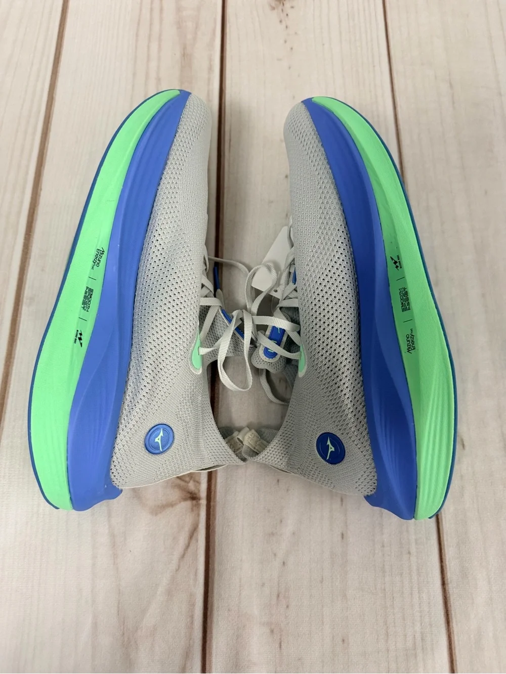Mizuno mens neo